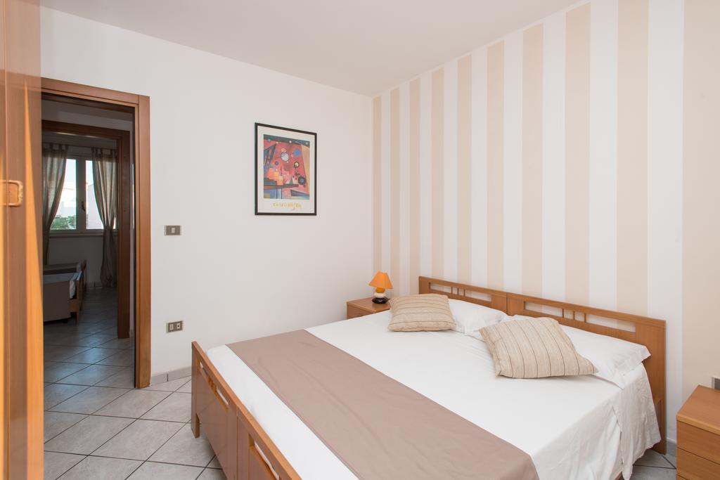 Blu Side Hotel & Residence Торре-Сан-Джованни-Удженто Экстерьер фото
