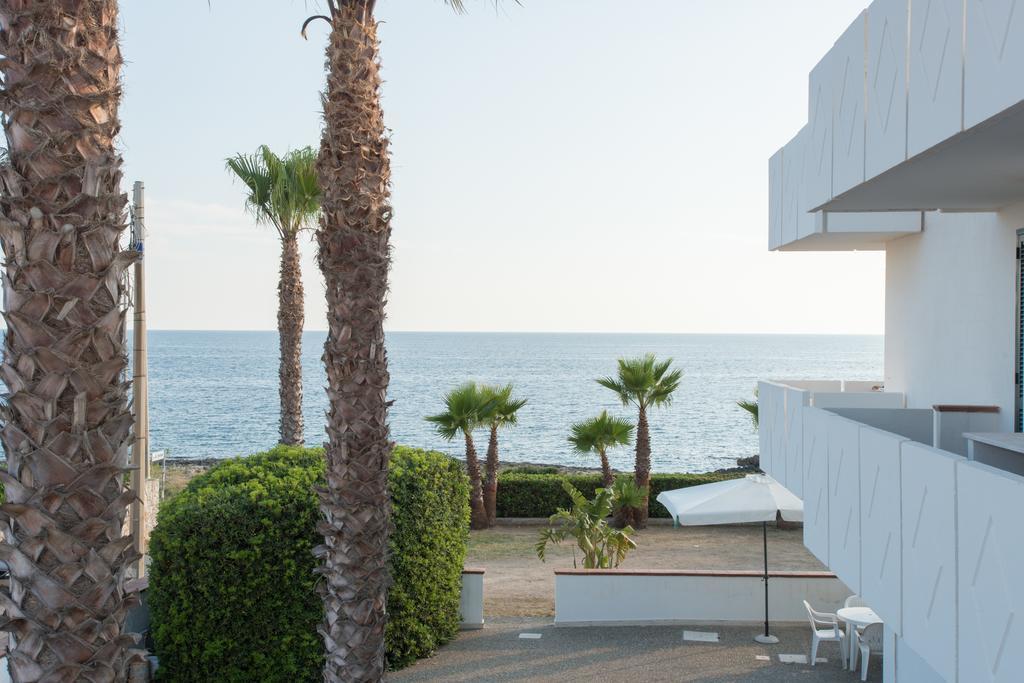Blu Side Hotel & Residence Торре-Сан-Джованни-Удженто Экстерьер фото