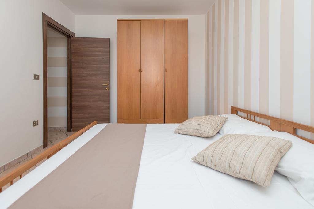 Blu Side Hotel & Residence Торре-Сан-Джованни-Удженто Экстерьер фото