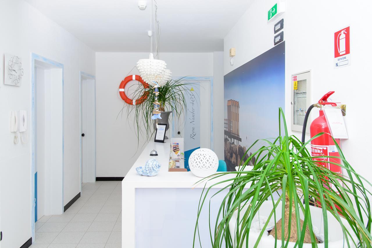 Blu Side Hotel & Residence Торре-Сан-Джованни-Удженто Экстерьер фото